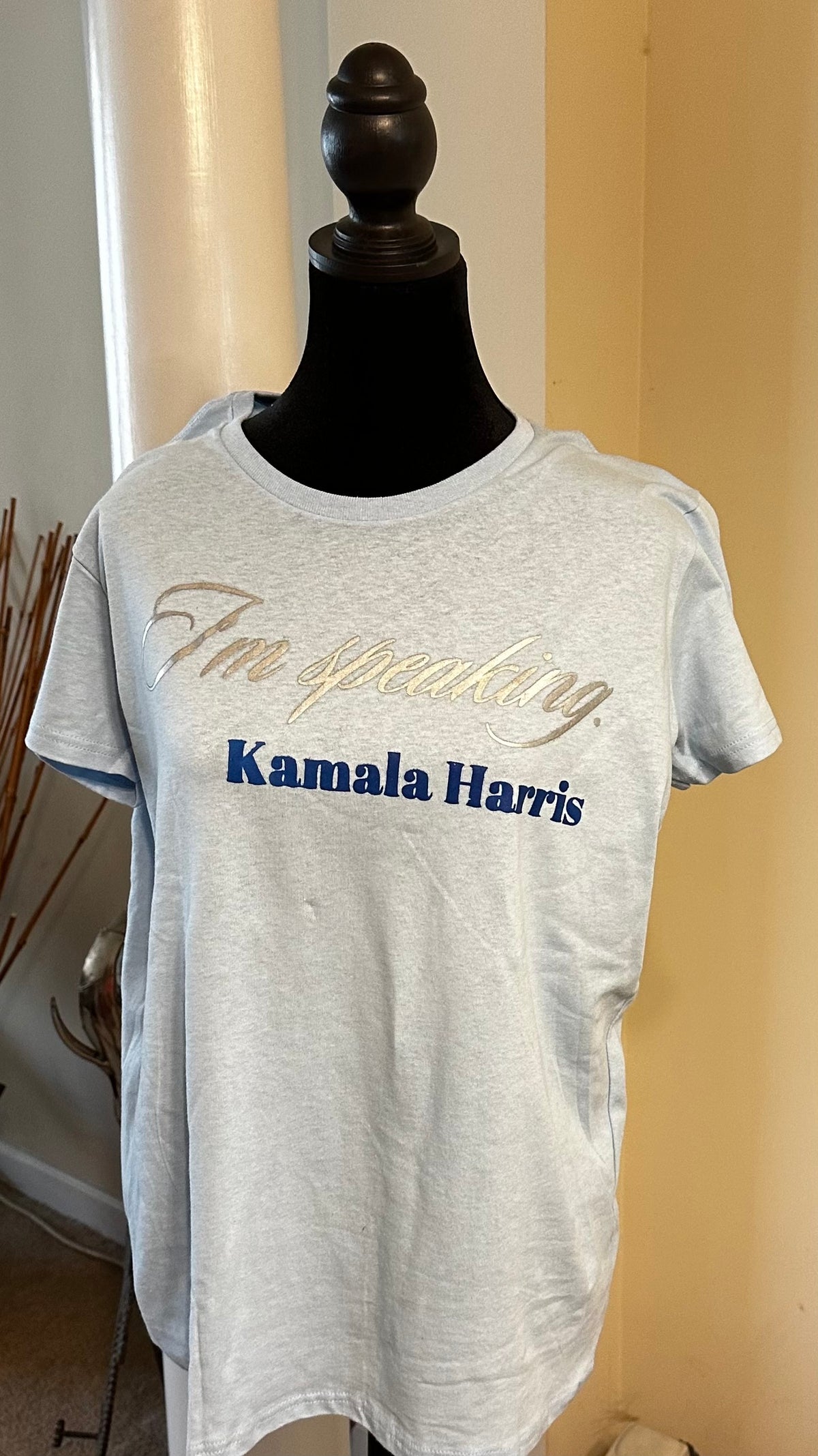 I’m Speaking Kamala Women&#39;s Shirt