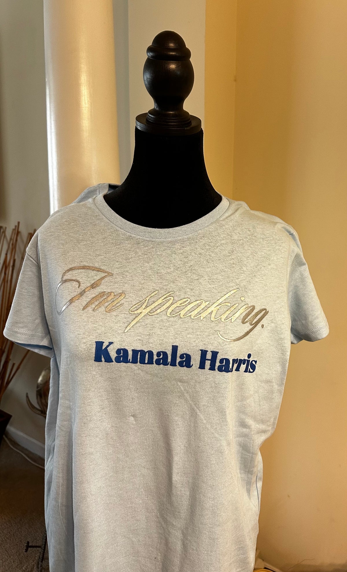 I’m Speaking Kamala Women&#39;s Shirt